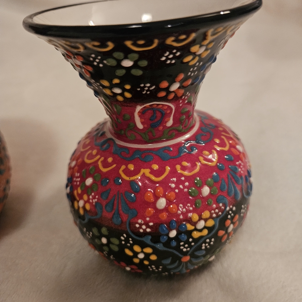 Colorful Hand-made Vases - Picture 4 of 7